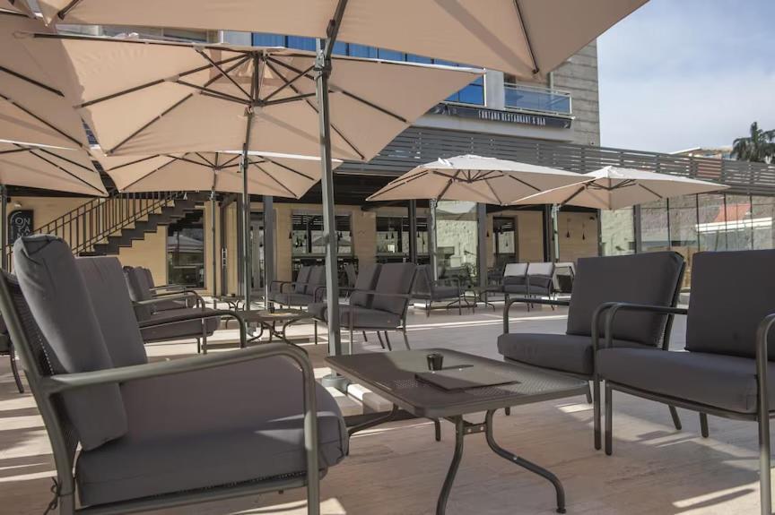 בודווה Blue Marlin Apartments מראה חיצוני תמונה