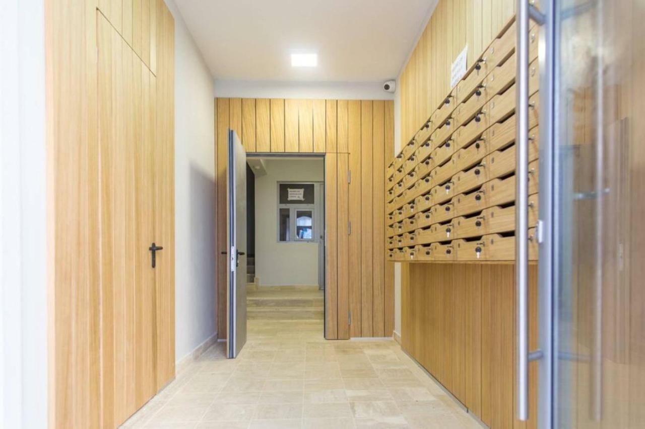 בודווה Blue Marlin Apartments מראה חיצוני תמונה