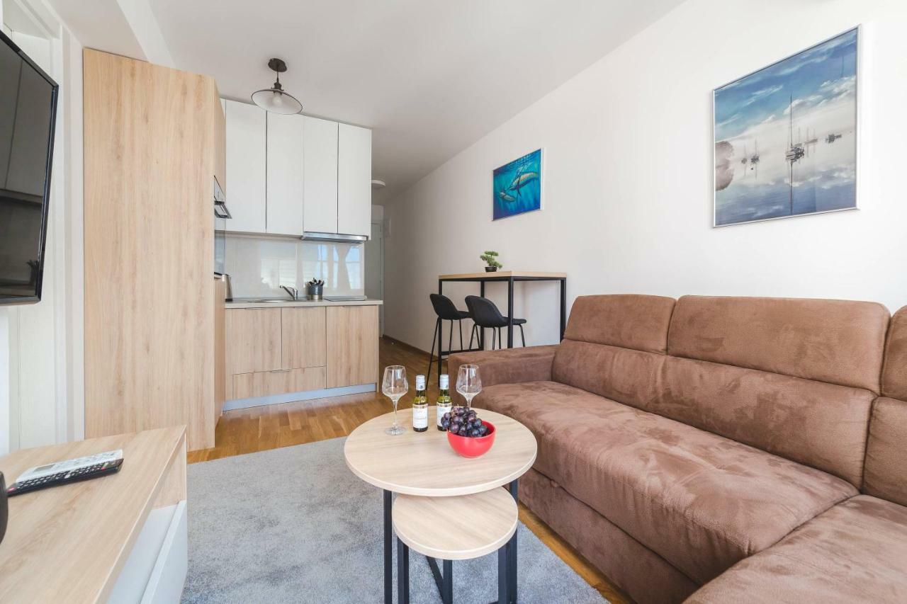 בודווה Blue Marlin Apartments מראה חיצוני תמונה