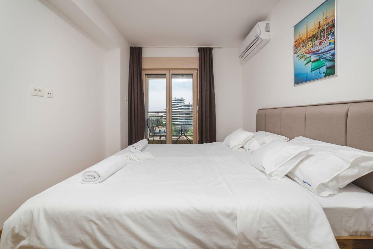 בודווה Blue Marlin Apartments מראה חיצוני תמונה